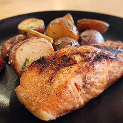 7 oz Skuna Bay Salmon